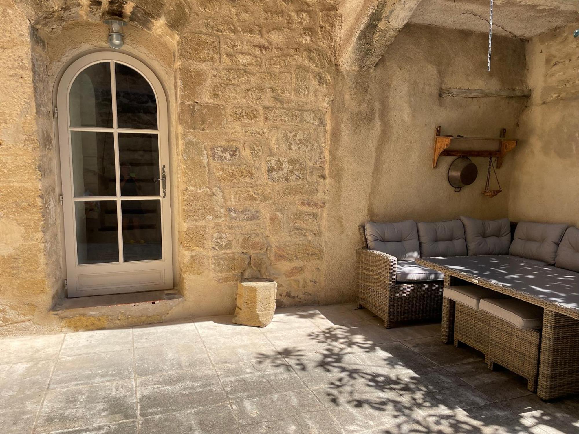 Le Petit Egregore, Patio Et Climatisation Lauris Ngoại thất bức ảnh