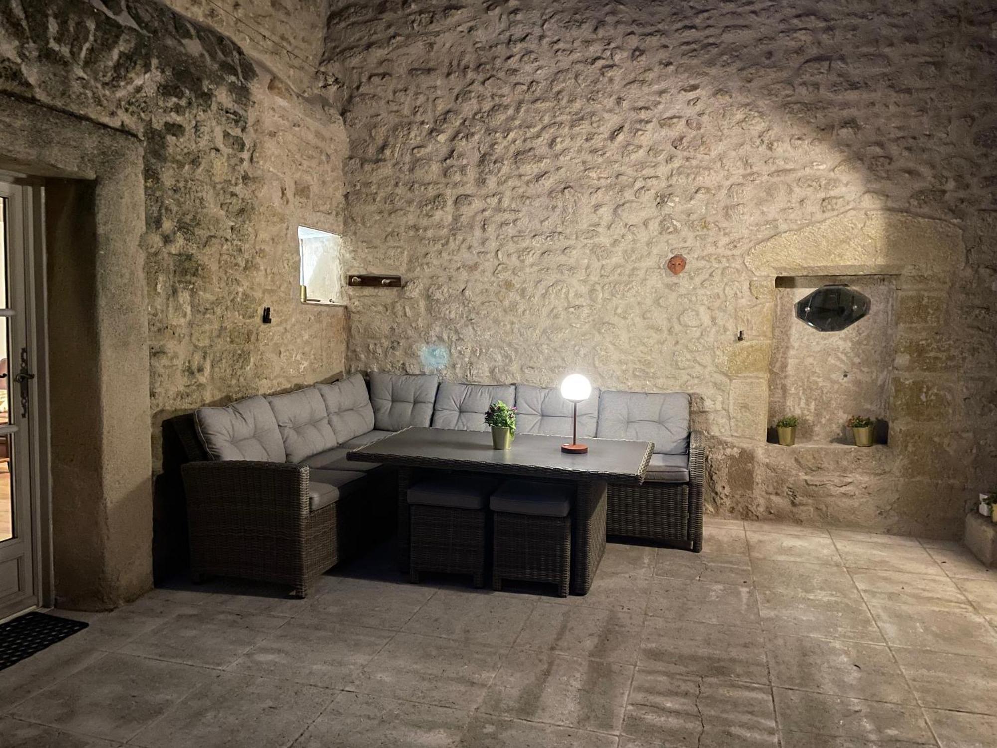 Le Petit Egregore, Patio Et Climatisation Lauris Ngoại thất bức ảnh